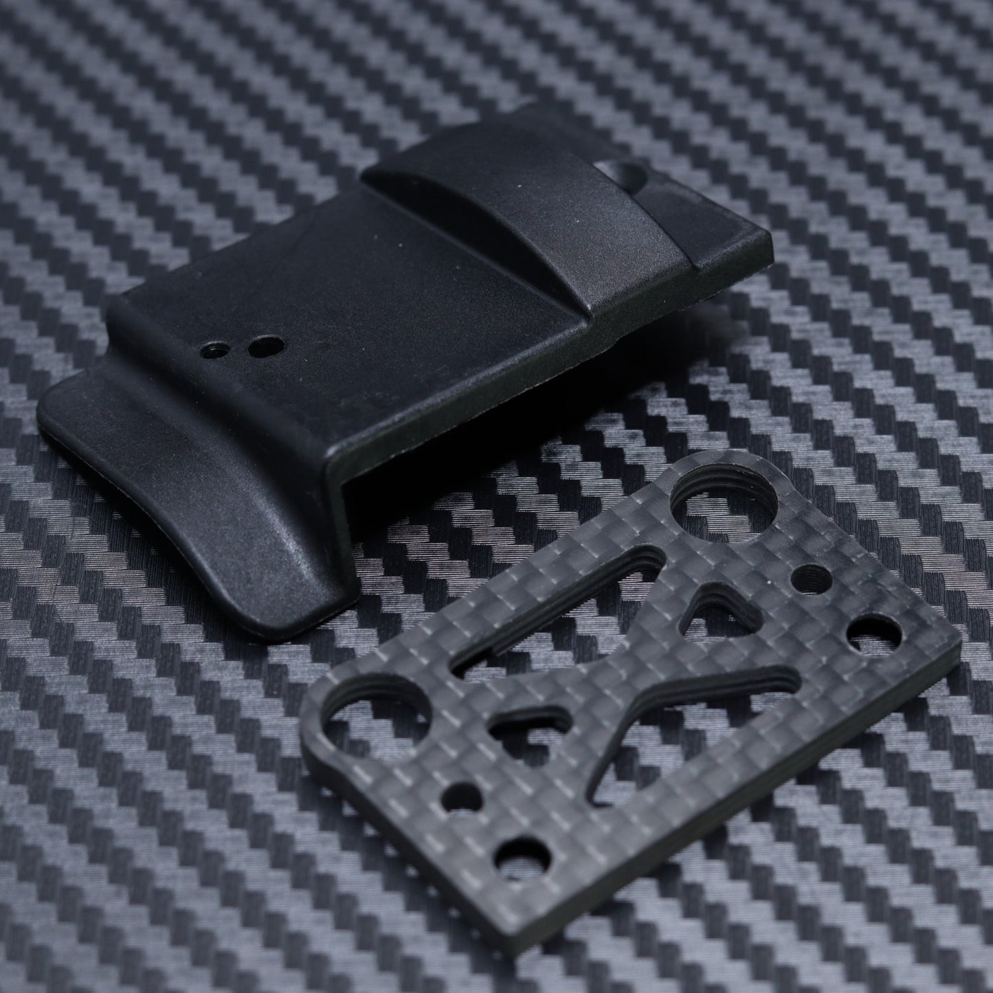 Mayako-Centre Diff Mount Plastic Cover and Carbon Fibre Plate for Mayako MX8